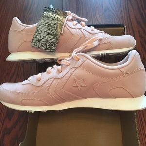 NIB Converse Retro Sneakers, light pink suede, 9